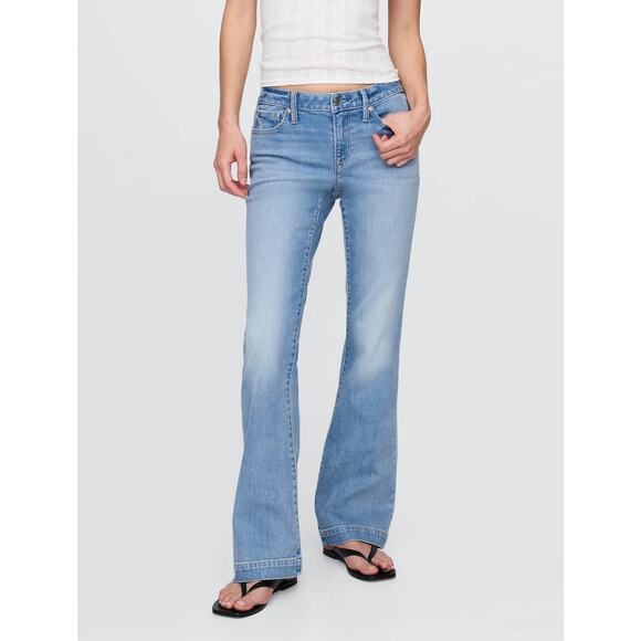 Gap Vintage Y2K 2000s Long and Lean Light Wash Flare Leg Low Rise Jeans Size 8